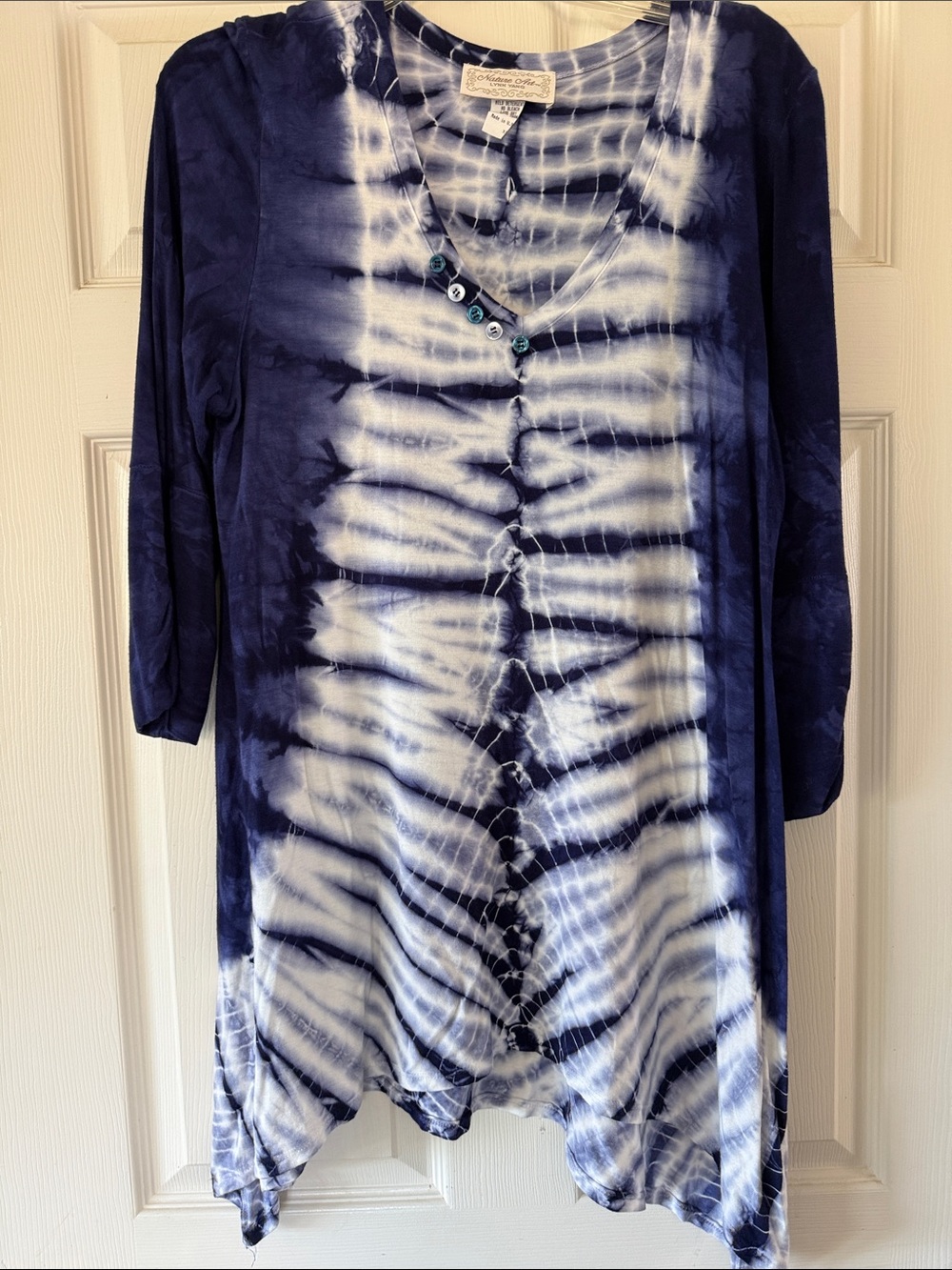 Tie-Dye V-Neck Roll-Tab Sleeve Women’s Top - Navy & White